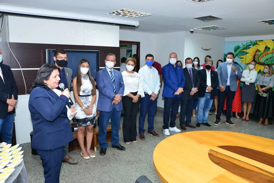 Antonio Andrade recebe homenagens dos parlamentares