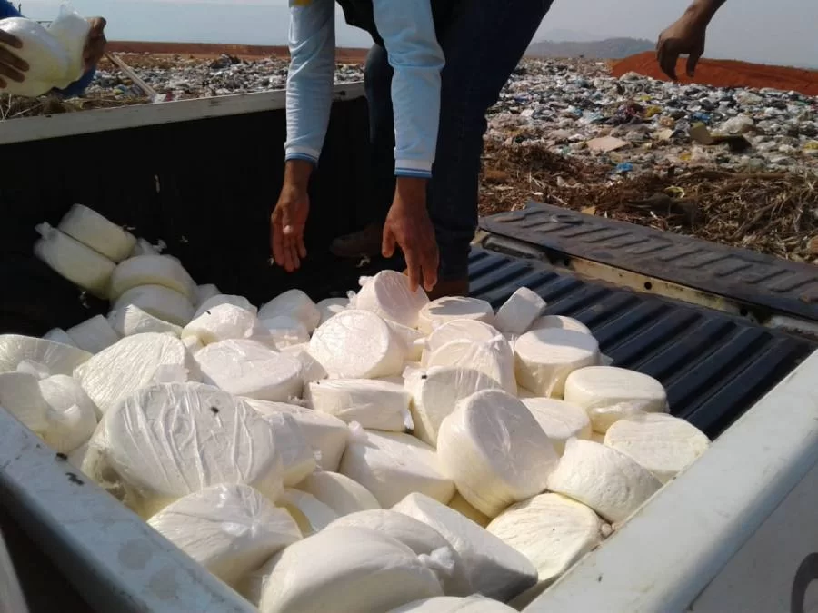 Fiscais da Adapec apreendem 370 kg de queijo imprÃÂ³prio para consumo durante blitz