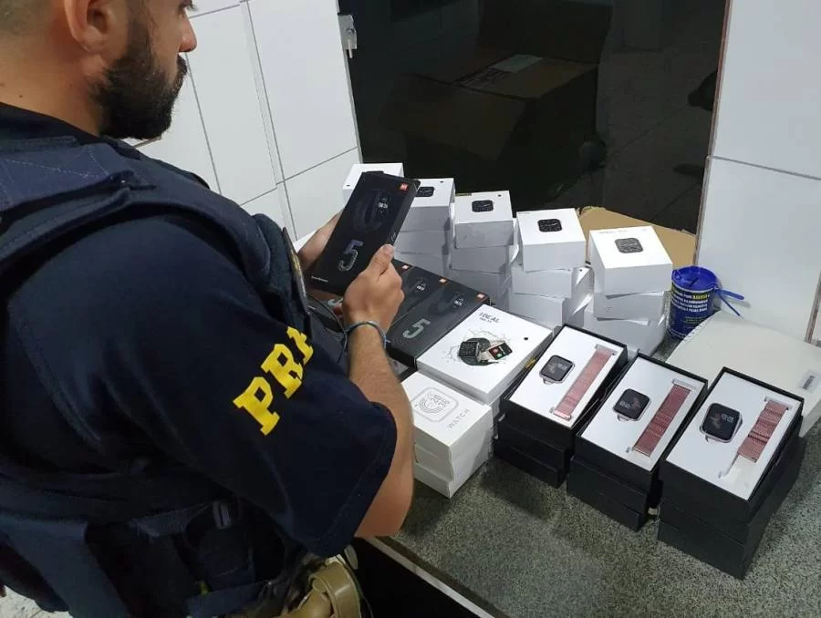 PRF apreende eletrÃÂ´nicos e produtos diversos transportados sem nota fiscal em Gurupi