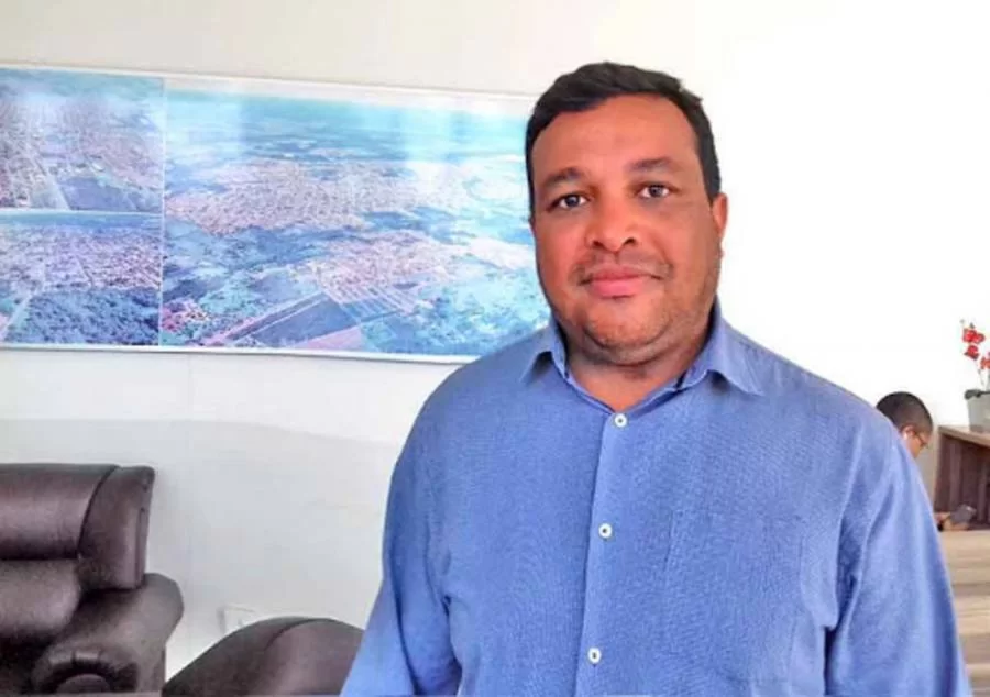 Prefeito JosÃÂ© Augusto Bezerra Lopes ÃÂ© notificado sobre abertura de impeachment pela CÃÂ¢mara Municipal de Peixe-To