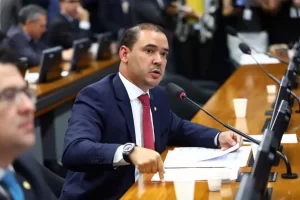 EleiÃÂ§ÃÂµes em Kennedy: Vicentinho JÃÂºnior rebate JoÃÂ£o Oliveira e diz 'mÃÂ¡ fama nÃÂ£o o pertence'