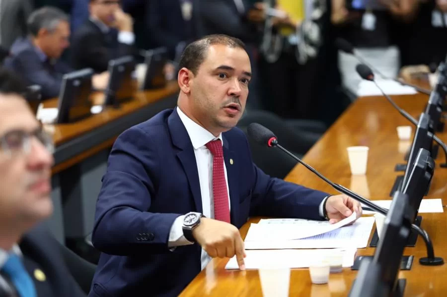 EleiÃÂ§ÃÂµes em Kennedy: Vicentinho JÃÂºnior rebate JoÃÂ£o Oliveira e diz 'mÃÂ¡ fama nÃÂ£o o pertence'