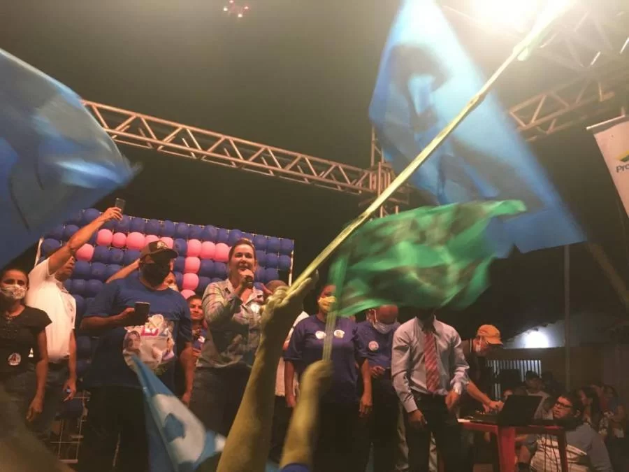 Grande reuniÃÂ£o em Arapoema confirma o apoio da populaÃÂ§ÃÂ£o em Professora Lu e Edimar CÃÂ©sar