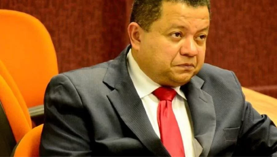 MarlÃÂ³n Reis diz que decisÃÂ£o sobre senatÃÂ³ria de IrajÃÂ¡ em seu grupo depende de decisÃÂ£o da nacional do REDE