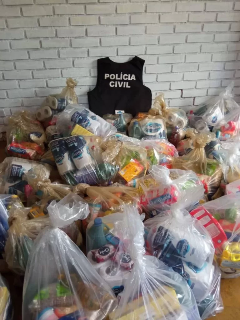 FuncionÃÂ¡rio pÃÂºblico de Pequizeiro ÃÂ© detido por distribuir cestas bÃÂ¡sicas durante campanha