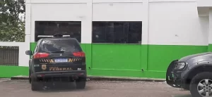 OperaÃÂ§ÃÂ£o da PF apreende veÃÂ­culos oficiais por terem sido utilizados na campanha eleitoral em Pequizeiro