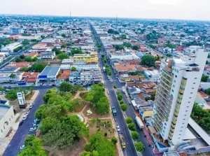 Candidatos a prefeito de Gurupi votam em escolas e universidade da cidade