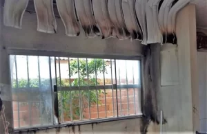 Casa pega fogo em AraguaÃÂ­na, crianÃÂ§a teria provocado o incidente com um isqueiro