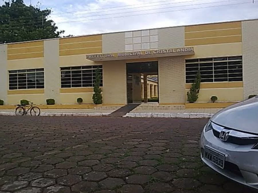 MPE obtÃÂ©m decisÃÂ£o favorÃÂ¡vel em AÃÂ§ÃÂ£o contra prefeito e vice-prefeito de CristalÃÂ¢ndia por autopromoÃÂ§ÃÂ£o