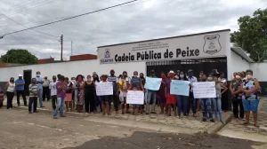 Familiares protestam por fechamento de cadeia pÃÂºblica em Peixe na regiÃÂ£o sul do Tocantins