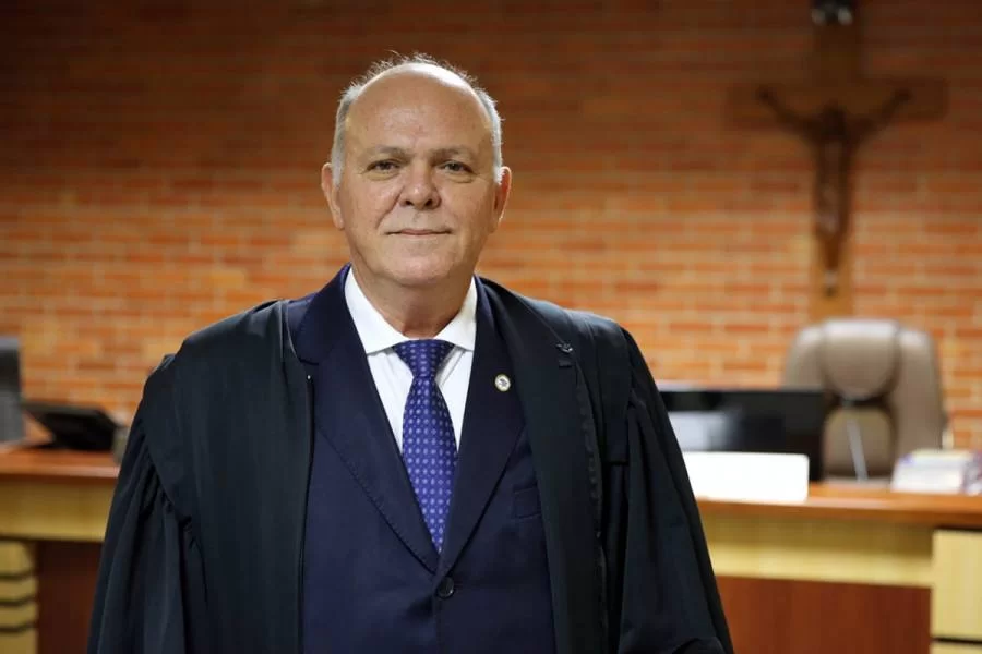 Mauro Carlesse volta e passarÃÂ¡ comando do Estado ao presidente do TJ