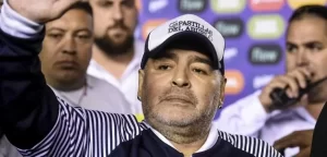 Morre Diego Maradona, aos 60 anos, apÃÂ³s parada cardiorrespiratÃÂ³ria