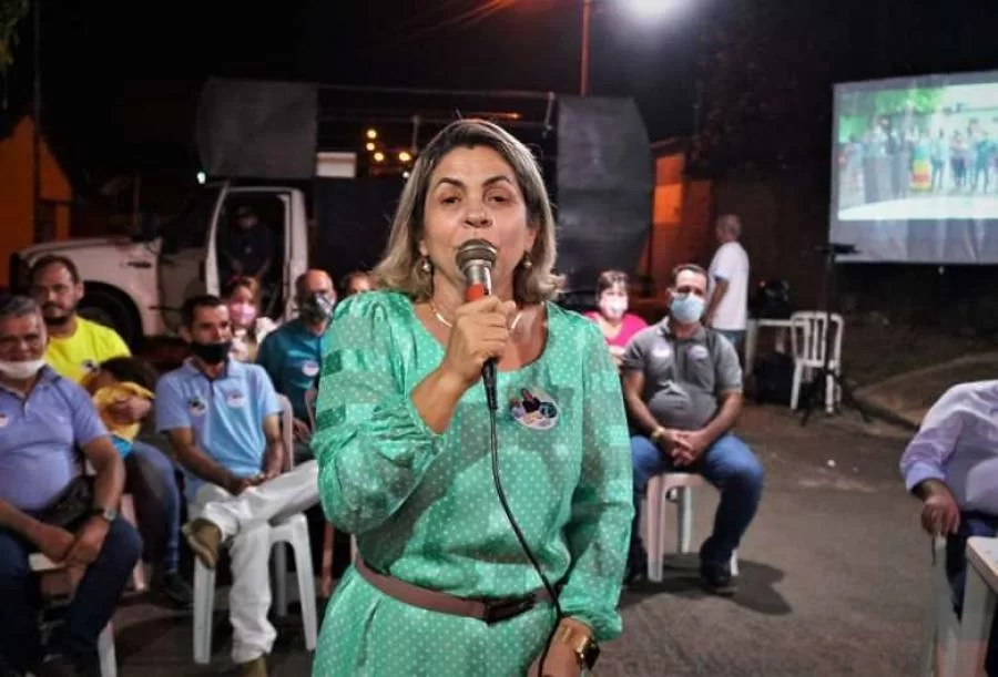 Eleita em GuaraÃÂ­: FÃÂ¡tima CoÃªlho confirma convite a Lires Ferneda para a SecretÃÂ¡ria de AdministraÃÂ§ÃÂ£o