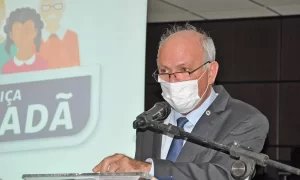 Governador interino, HelvÃÂ©cio Maia veta Lei, onde Estado transferia todo mÃªs recursos ao fundo de alocaÃÂ§ÃÂ£o de emendas parlamentares