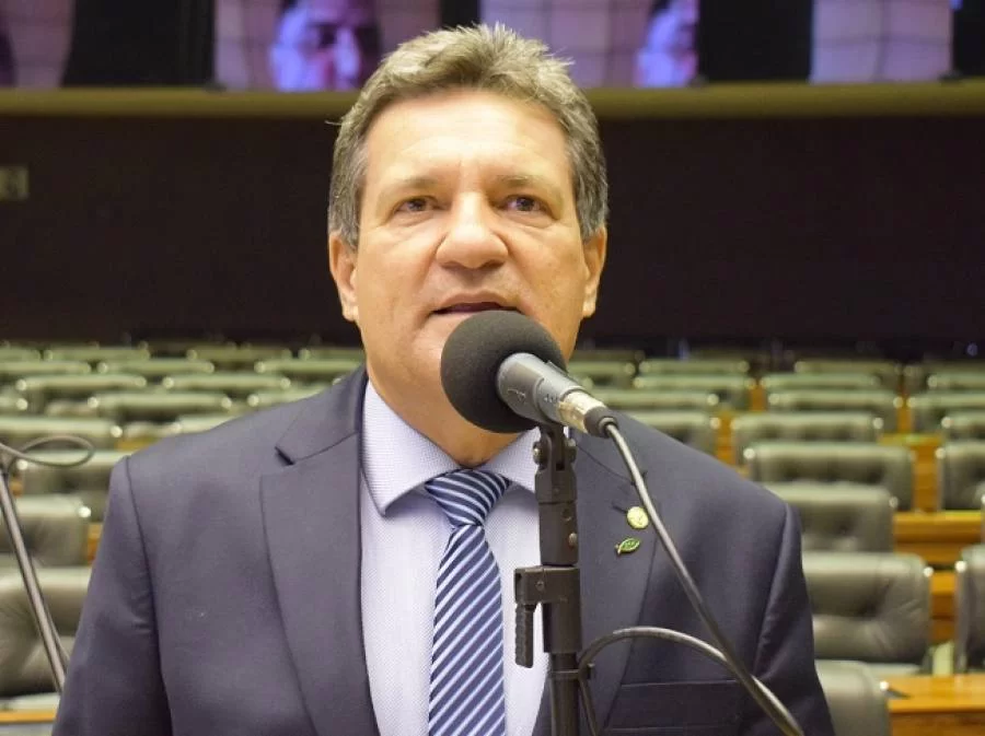 Damaso vota pela destinaÃÂ§ÃÂ£o de crÃÂ©dito extra para a compra da vacina contra Covid-19