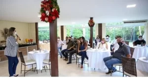 Prefeita reeleita de Palmas reÃÂºne com vereadores e diz que juntos podem fazer gestÃÂ£o transparente