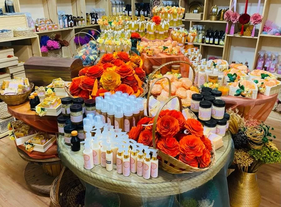 CosmetÃÂ³loga tocantinense cria linha de final de ano que busca fortalecer energias apÃÂ³s perÃÂ­odo de pandemia