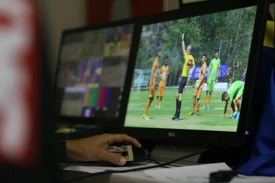CBF farÃÂ¡ coletiva nesta segunda-feira (30) sobre ÃÂ¡rbitro de vÃÂ­deo na Copa do Brasil