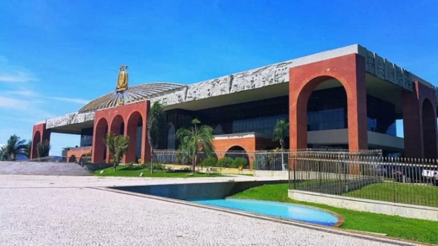 Governo decreta ponto facultativo para as vÃÂ©speras de Natal e Ano Novo