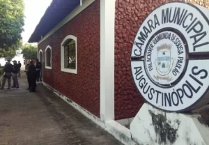 Presente de Natal: prefeito, vice, vereadores e secretÃÂ¡rios tÃªm aumento de salÃÂ¡rio em AugustinÃÂ³polis