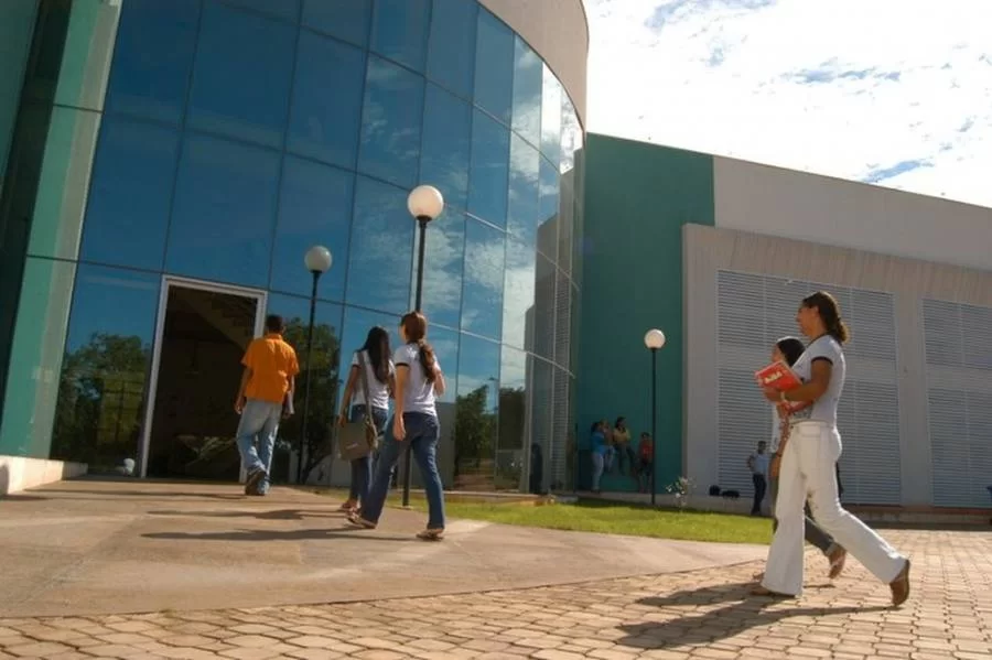 UFT oferece 49 vagas para mestrado e doutorado em Letras no campus de AraguaÃÂ­na