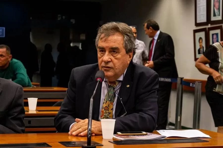 ApÃÂ³s acidente, CÃÂ©lio Moura, que estava internado em AraguaÃÂ­na continua tratamento em BrasÃÂ­lia