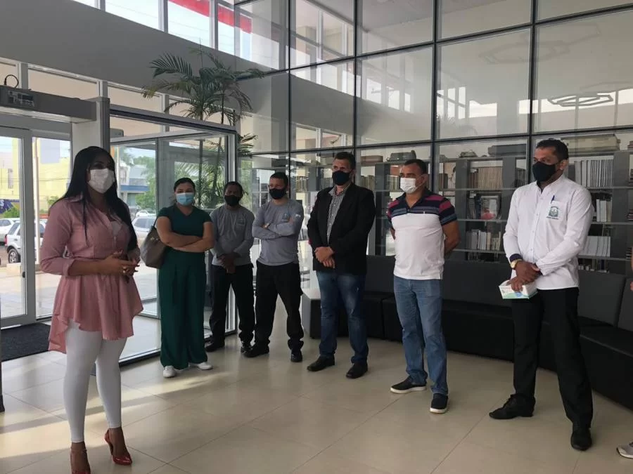 Janad Valcari iniciou os trabalhos como presidente conhecendo os funcionários da Câmara de Palmas