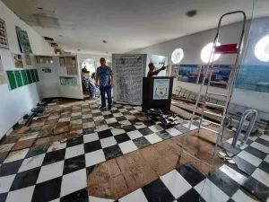 Presidente da CÃÂ¢mara de Colinas do TO encontra espaÃÂ§o deteriorado