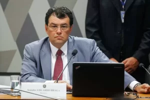 MDB deve reunir-se na prÃÂ³xima semana para discutir eleiÃÂ§ÃÂ£o no Senado, diz Eduardo Braga