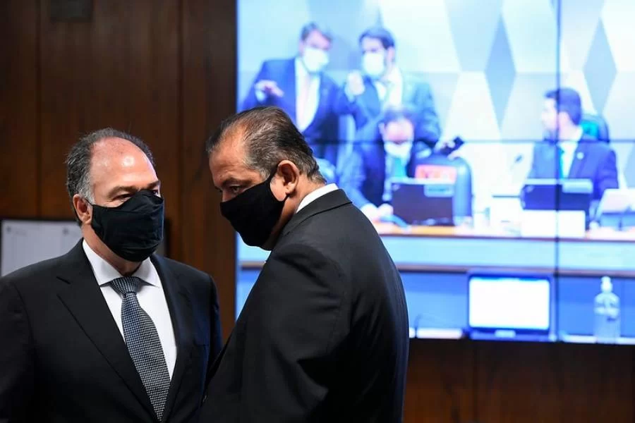 Fernando Bezerra Coelho e Eduardo Gomes, desistem de disputar presidÃªncia do Senado; por apoio de Bolsonaro ÃÂ¡ Rodrigo Pacheco