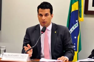 IrajÃÂ¡ Abreu acerta candidatura ao senado na chapa de Marlon Reis
