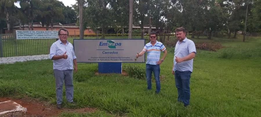 Vilmar acompanha prefeitos em busca de recursos e de tecnologia em BrasÃÂ­lia