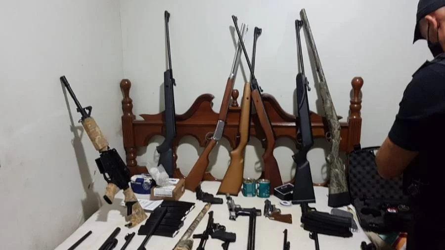 Suspeitos de fraudar certificados de arma para caÃÂ§adores sÃÂ£o presos entre eles, militares do Exercito Brasileiro