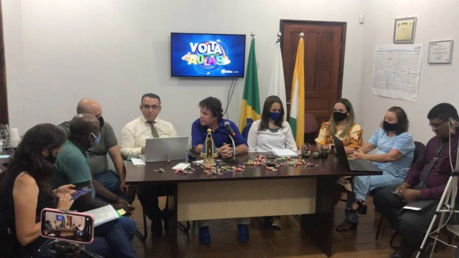 Em primeira mÃÂ£o: Prefeito Kasarin anuncia em Live da EducaÃÂ§ÃÂ£o chamamento de aprovados no concurso pÃÂºblico