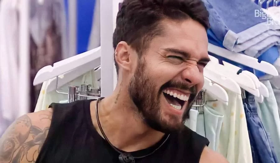 Bil ÃÂ© o segundo eliminado do BBB21 e deixou a casa com 64,98% dos votos