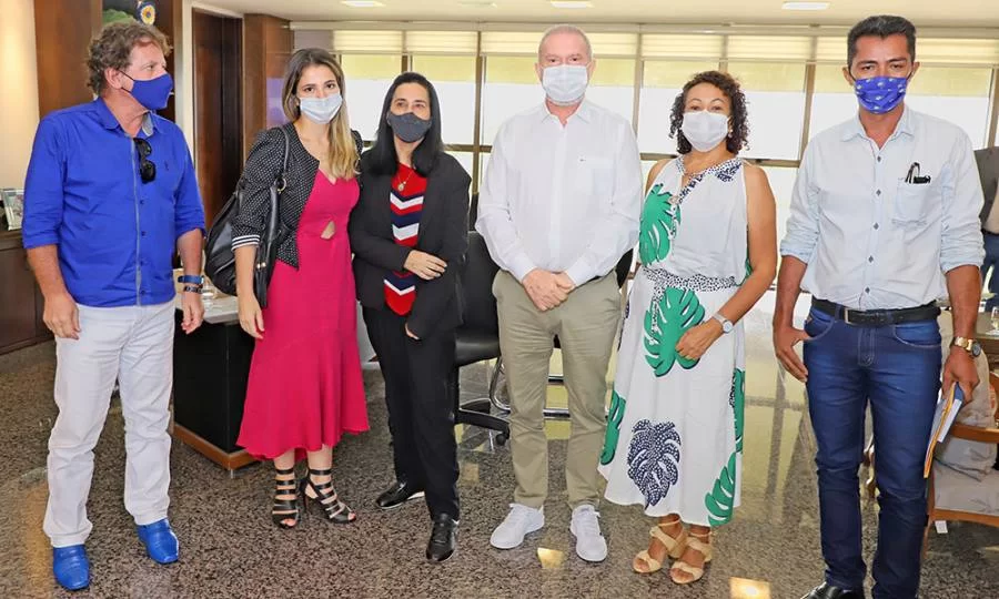 Mauro Carlesse recebe prefeito de Colinas, discute projeto de saÃÂºde bucal e nÃÂ£o toca no assunto da estadualizaÃÂ§ÃÂ£o do hospital municipal