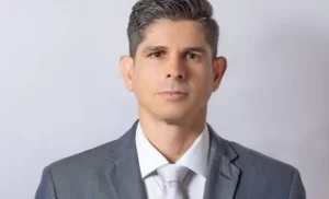 Vereador Delegado Tiago Daniel propÃÂµe transformar unidade escolar em Escola de Tempo Integral, em TocantinÃÂ³polis