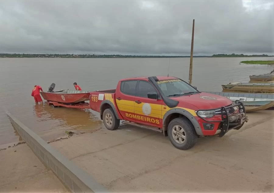 Em Couto MagalhÃÂ£es, bombeiros militares completam quatro dias de buscas a pescador afogado