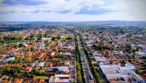 Em novo decreto, comÃÂ©rcio deve fechar ÃÂ¡s 20 horas em GuaraÃÂ­; determinaÃÂ§ÃÂ£o serÃÂ¡ fiscalizada