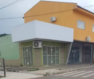 Homem ÃÂ© morto a tiros em farmÃÂ¡cia, no municÃÂ­pio de Bandeirantes do Tocantins;PC investiga o caso