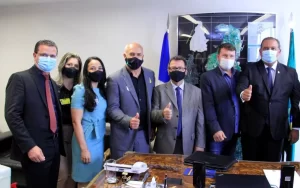 Em BrasÃÂ­lia, Vilmar faz gestÃÂ£o com prefeitos pelo asfalto da TO-010 e da BR-235