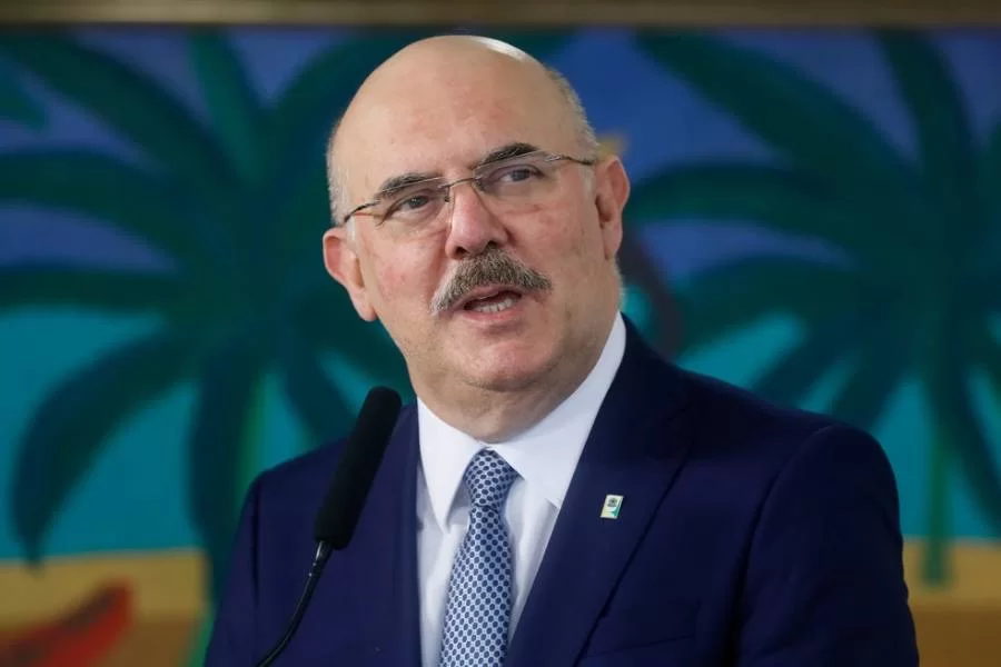 Ribeiro defende retorno das aulas presenciais em meio a 2Ãª onda do Covid-19, "NÃÂ£o podemos achar que sÃÂ³ pega vÃÂ­rus dentro da escola"