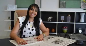 Presidente da CÃÂ¢mara de Palmas Janad Valcari sopra as velhinhas nesta quinta-feira