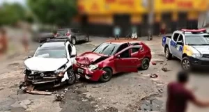 ConfusÃÂ£o com socos,  ameaÃÂ§as e briga de trÃÂ¢nsito quase termina em tragÃÂ©dia em XambioÃÂ¡