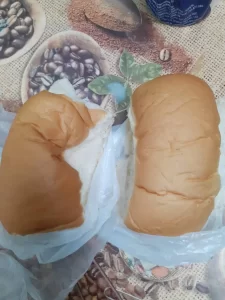 "PÃÂ£o seco e com mofo ÃÂ© servido a servidores no HRA", denÃÂºncia Sindicato