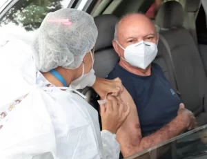 Etapa de vacinaÃÂ§ÃÂ£o de idosos com mais de 70 anos jÃÂ¡ comeÃÂ§ou em AraguaÃÂ­na no norte do Tocantins