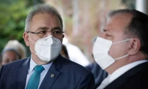 Em cerimÃÂ´nia discreta, Bolsonaro dÃÂ¡ posse a Marcelo Queiroga como o Novo Ministro da SaÃÂºde