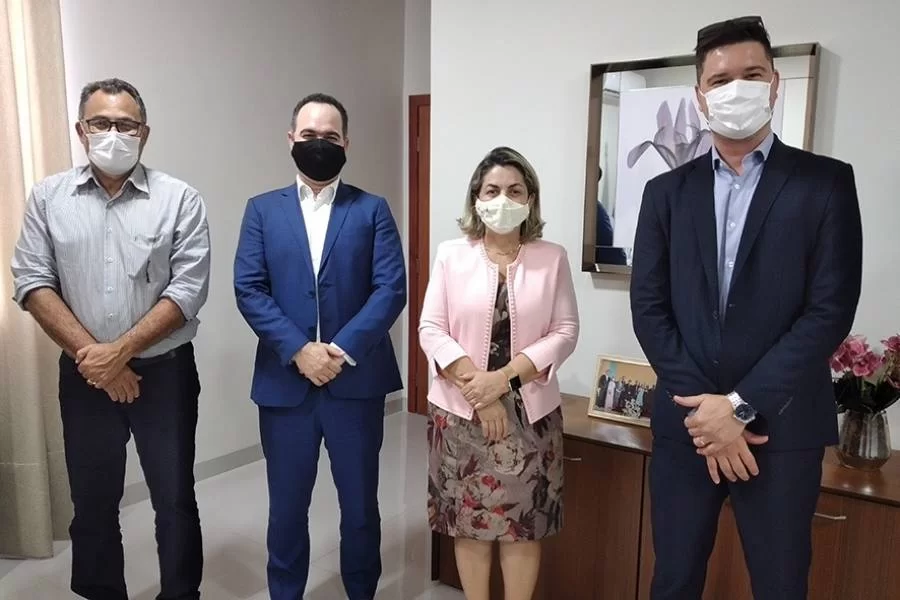 Santander anuncia implantaÃÂ§ÃÂ£o de agÃªncia bancÃÂ¡ria em GuaraÃÂ­