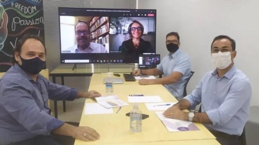 Sebrae e Prefeitura de AraguaÃÂ­na se reÃÂºnem para discutir pautas de desenvolvimento