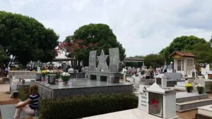 Cemitério de Colinas tem ao menos dois enterros por dia; Prefeitura mantém toque de recolher para evitar proliferação do vírus